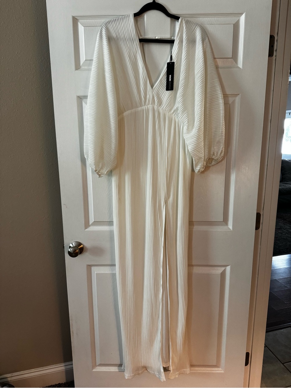 Fashion Nova Ivory Pleated V-Neck Balloon-Sleeve Maxi Dress
